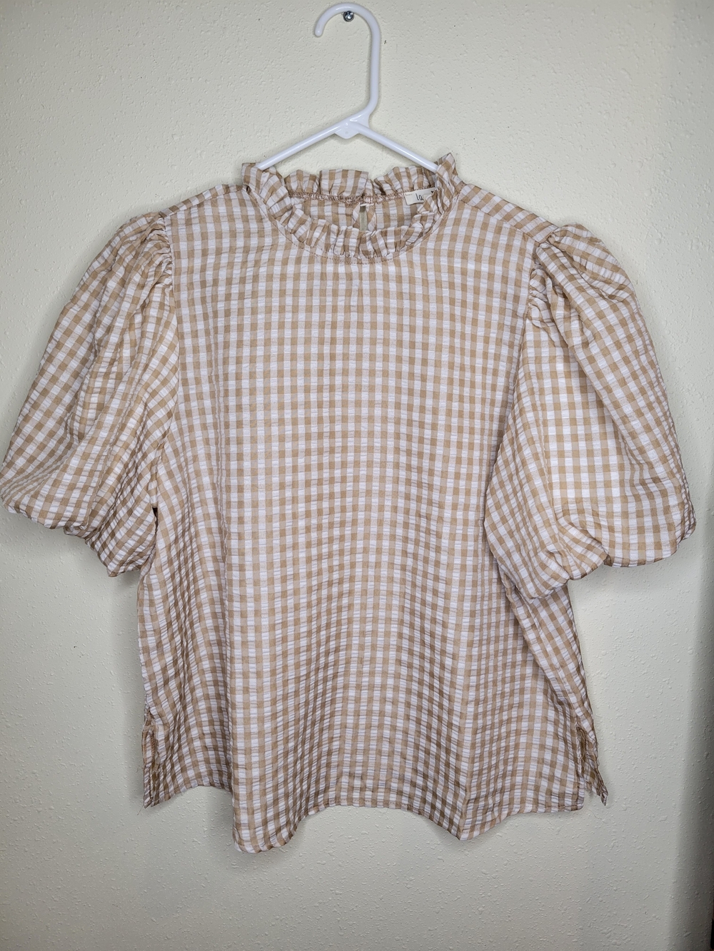 LA MIEL Tan and White Gingham Ruffle Neck Puff Sleeve Blouse
